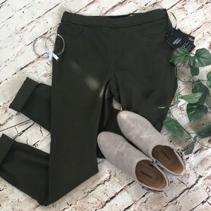 Simply Vera Wang slimming jeans